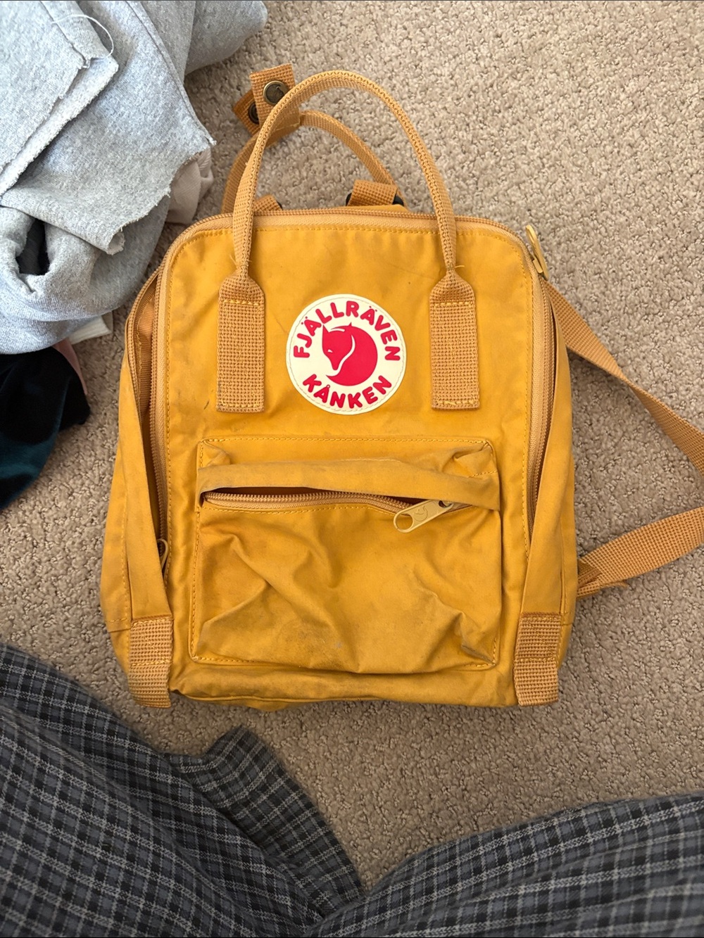 yellow fjallraven kanken